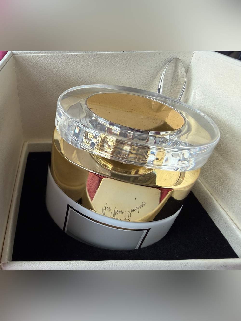La Rouge Essence Of Pearl Day Cream boxed